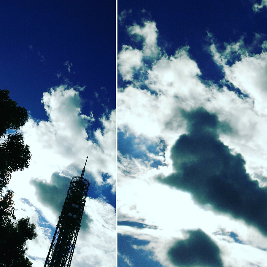 タワーと雲i